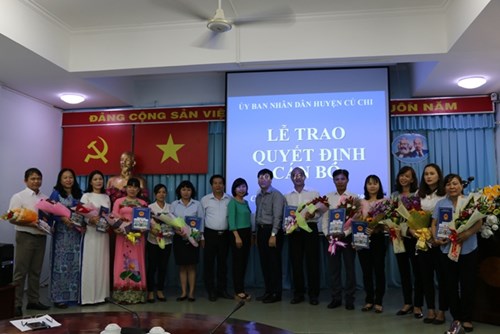 Lễ công bố Quyết định điều động, bổ nhiệm cán bộ quản lý ngành Giáo dục và Đào tạo